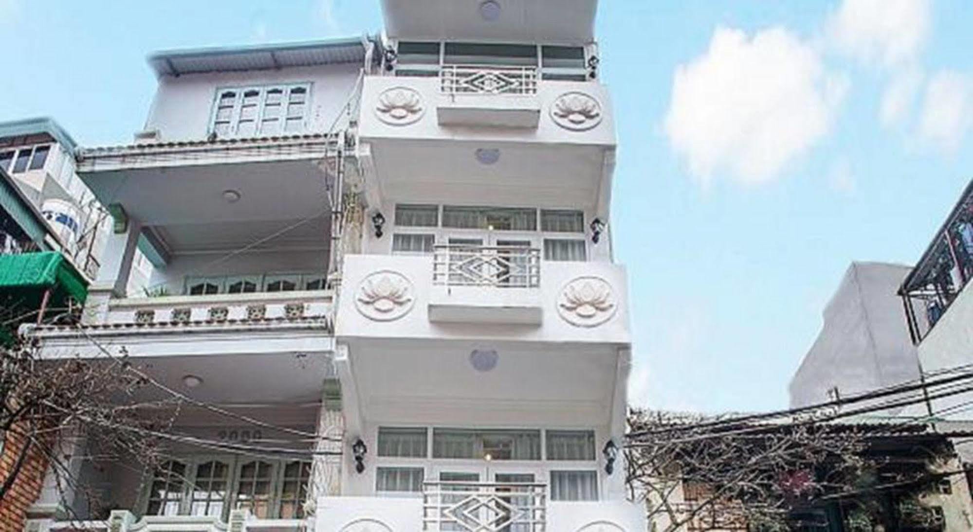 Lotus Village Hotel Hanoï Extérieur photo